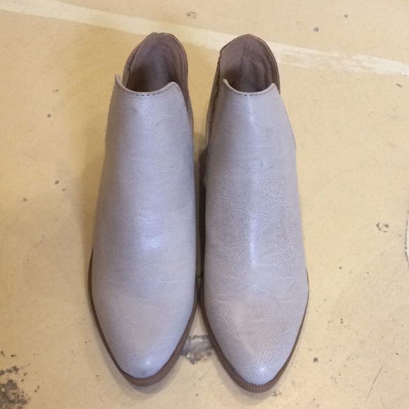 NIB Stone Burnished Ankle Boots - Picture 2 of 3